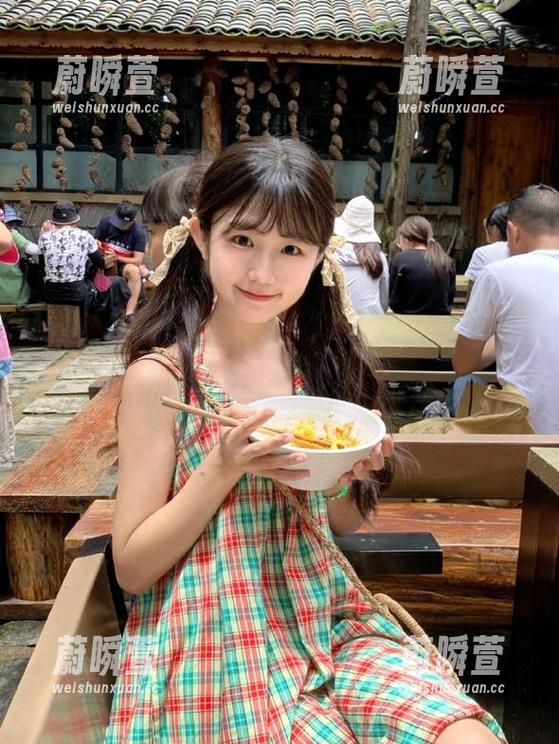 91吃瓜中心 91吃瓜中心:你问我哪儿免费?咱这里的瓜随便你吃,放心大胆!