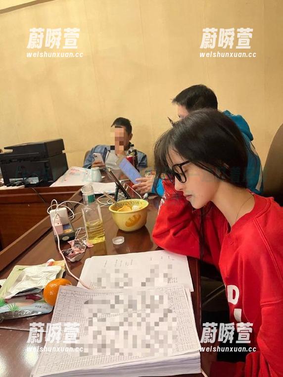 一边刷cg51视频，一边盯着屏幕：这剧情真是来劲