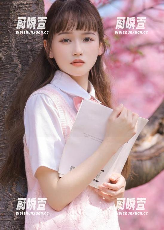 浏览“zztt333”网页是一种奇妙的体验，像是在品尝五花八门的八卦大餐！