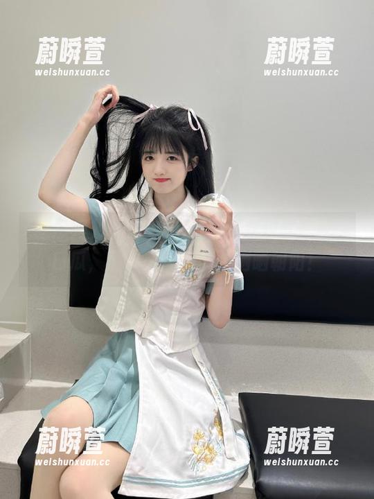 晨练之后，我的早安仪式：吃一口瓜，逛吃瓜网app，晒晒朝阳！