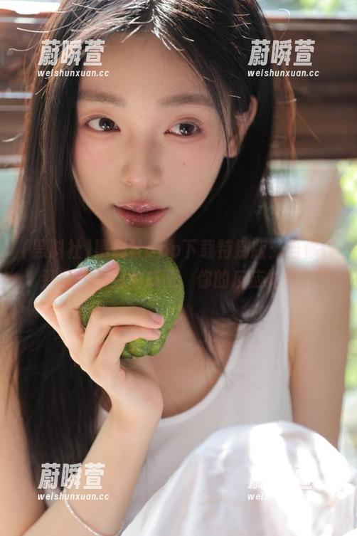 黑料社app下载特别版：当你碰到意想不到的瓜时，你的反应如何？