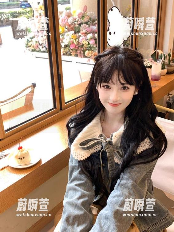 在“黑料福利”入口偶遇稀奇古怪的事，慢慢啃着这块难嚼的八卦。