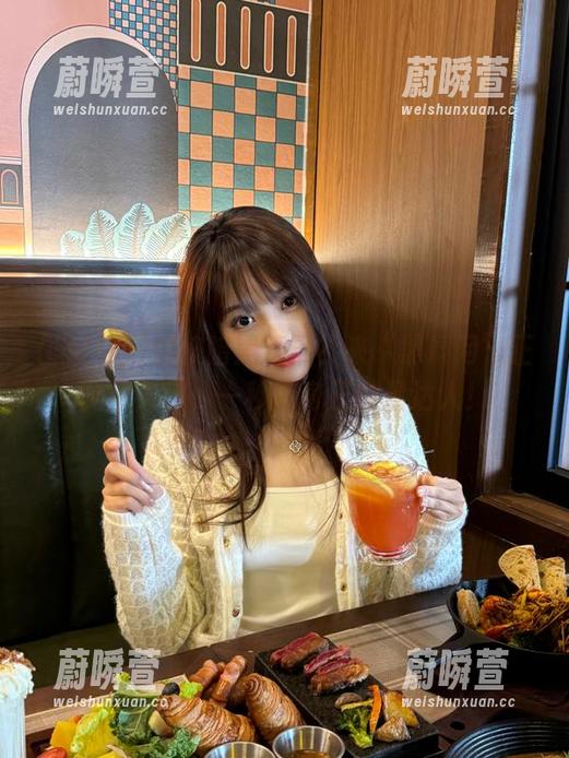 黑料网 怕被暗黑笼罩?来“黑料网”正能量入口,一秒变身正能量达人!