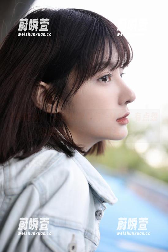 “黑网料苹果版”让我，有点想偷偷看，可又有点害羞。
